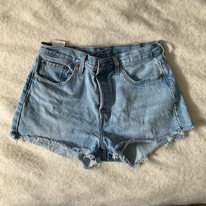 Levi high rise shorts